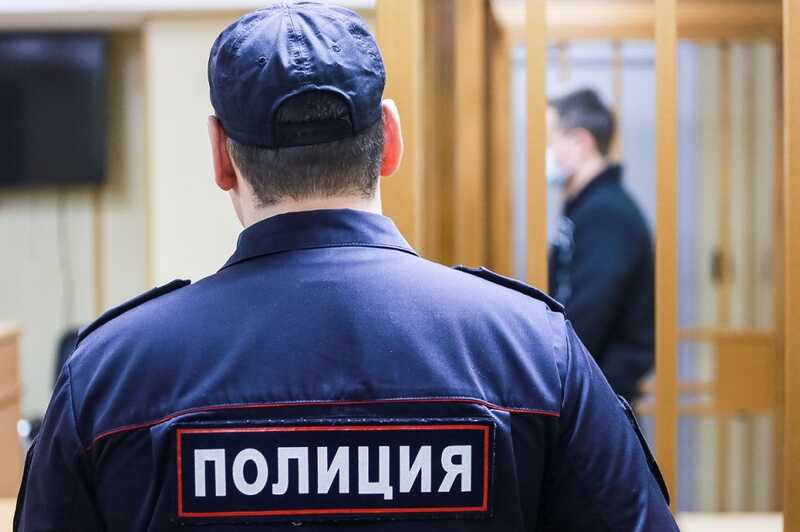 В Тюмени бывший муж преследует женщину и угрожает ей: полиция бездействует
