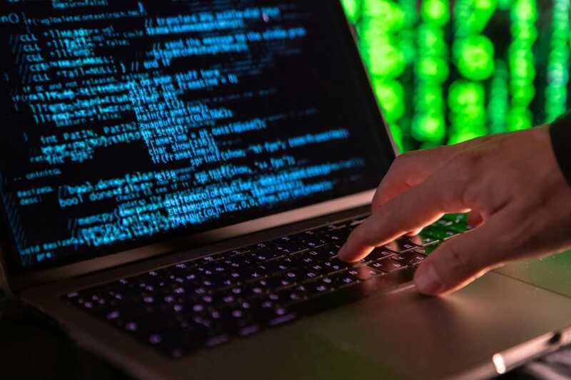 Россию оповестили о крупной волне кибератак с использованием дипфейков