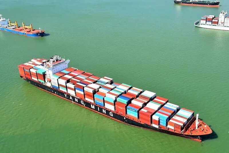 США установили тарифы в размере 104% на китайские товары