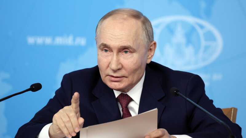 Президент России Владимир Путин сообщил о введении пасхального перемирия в рамках проведения "СВО"